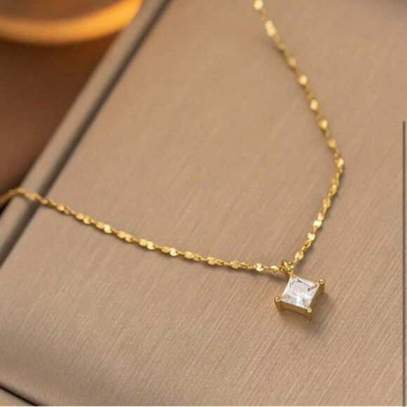 Gold Plated Stainless Steel Cubic Zirconia necklace - Picture 3 of 3